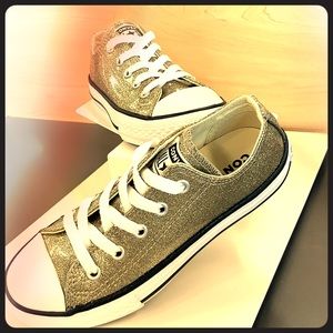 ‼️SOLD‼️Gold glitter children’s converse low top